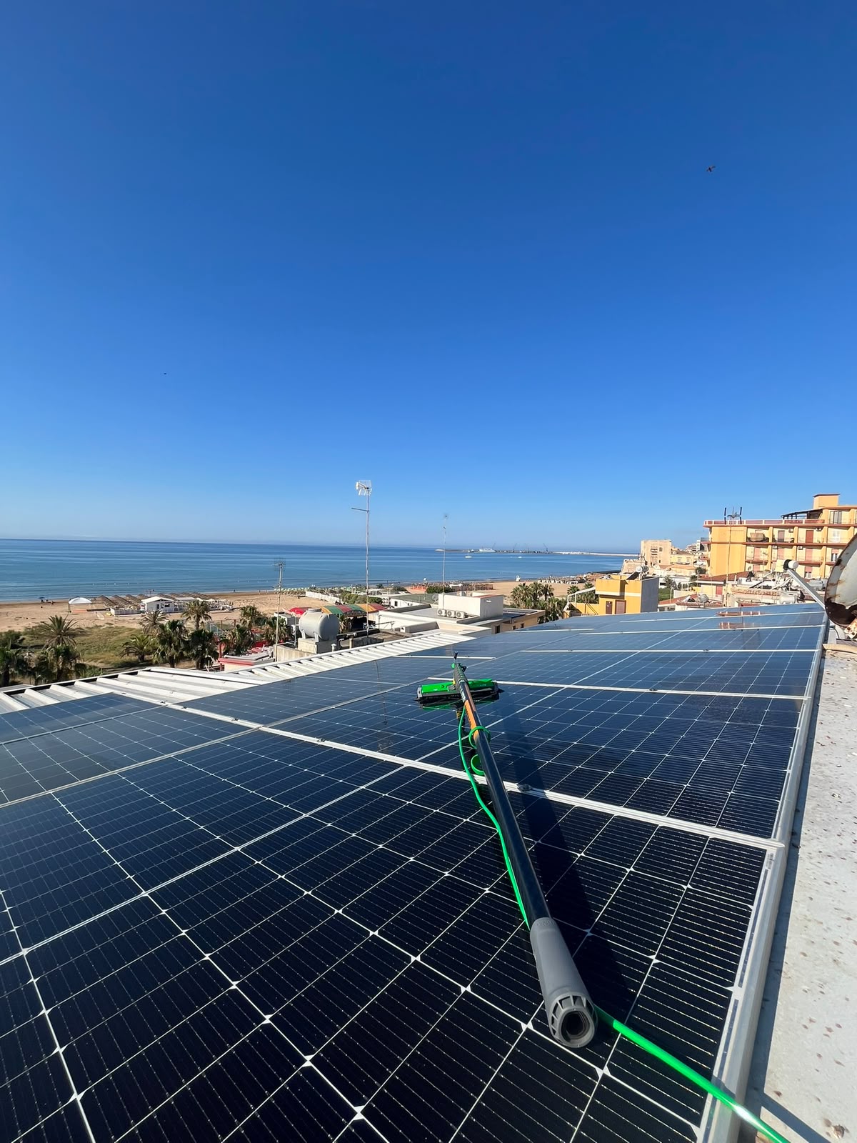 Pulizia professionale di pannelli fotovoltaici