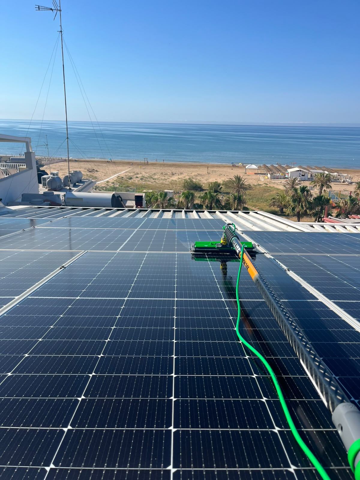 Lavaggio professionale di un impianto fotovoltaico